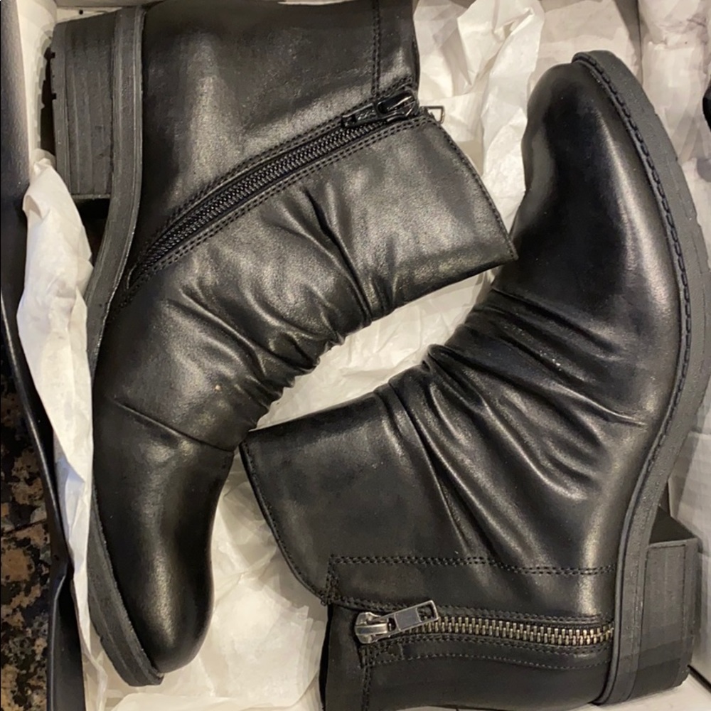 Naturalizer Yippee Black, size 6M
